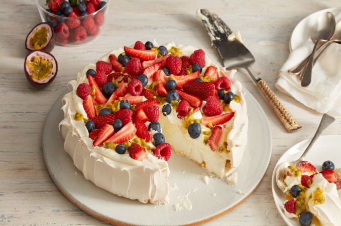 Classic Pavlova