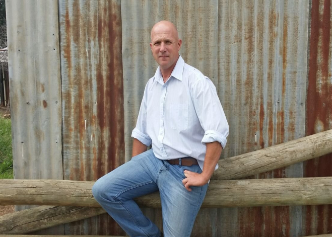 Warren Davies